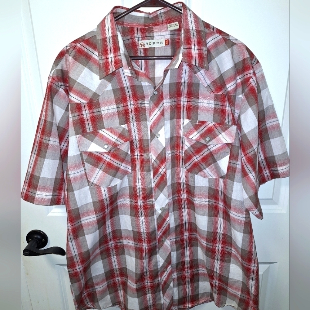 A Roper plaid western short sleeve button-down men's XL shirt.